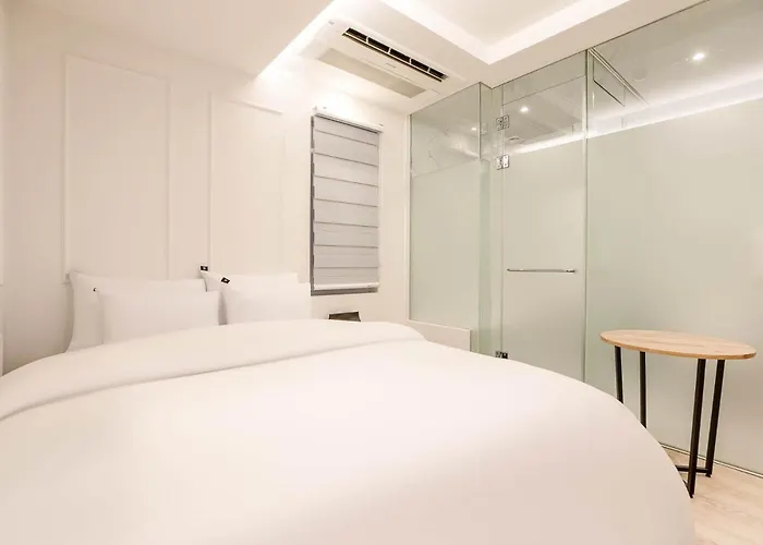 Hotel N