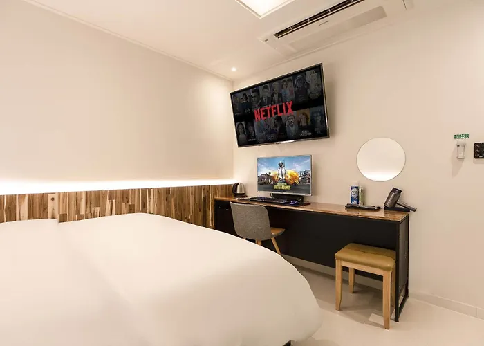 N Hotel