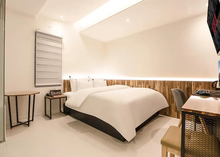 Hotel N